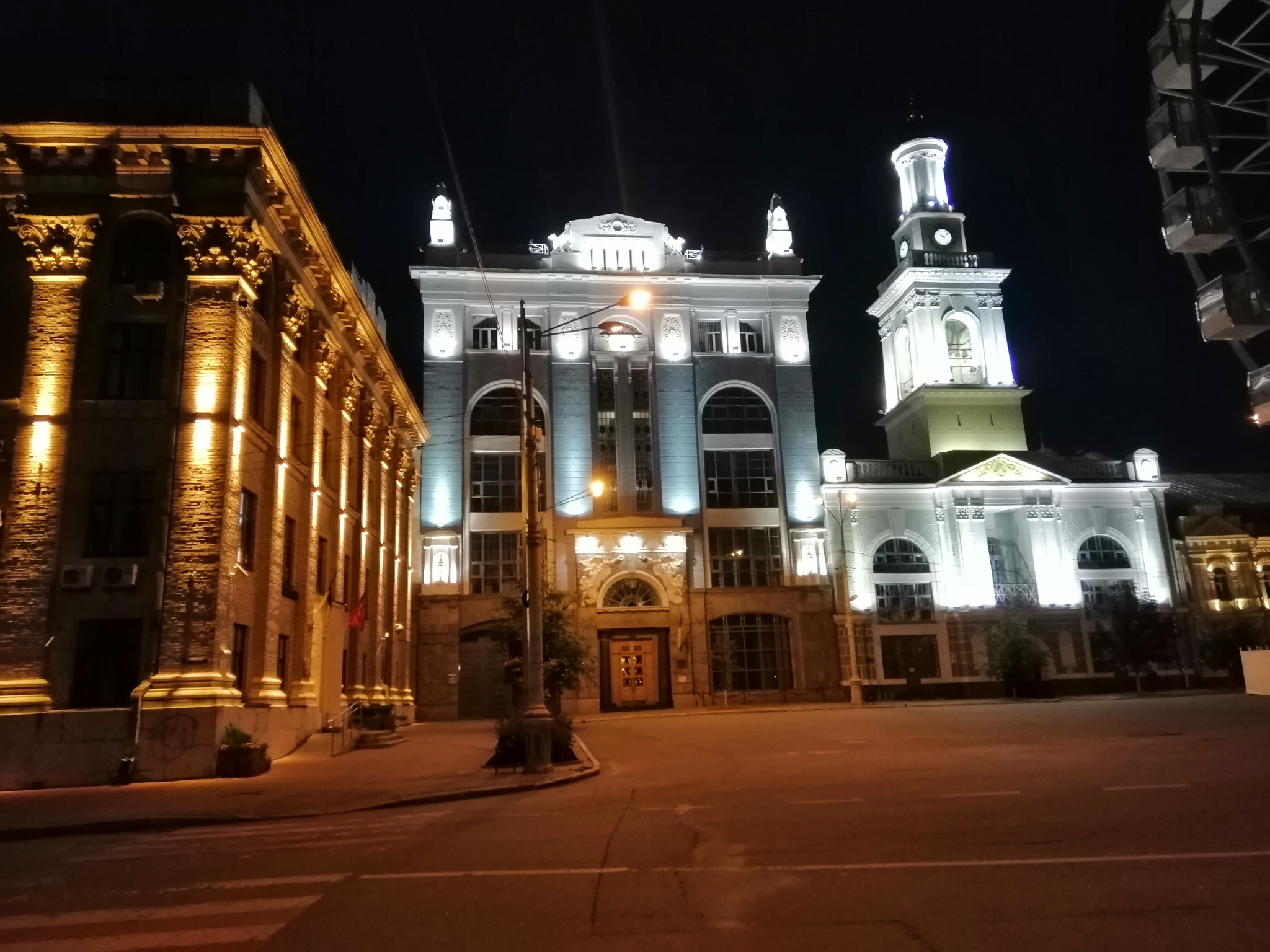 Evening walk to Silpo - My, Kiev, Walk, Mural, Architecture, Supermarket, Longpost