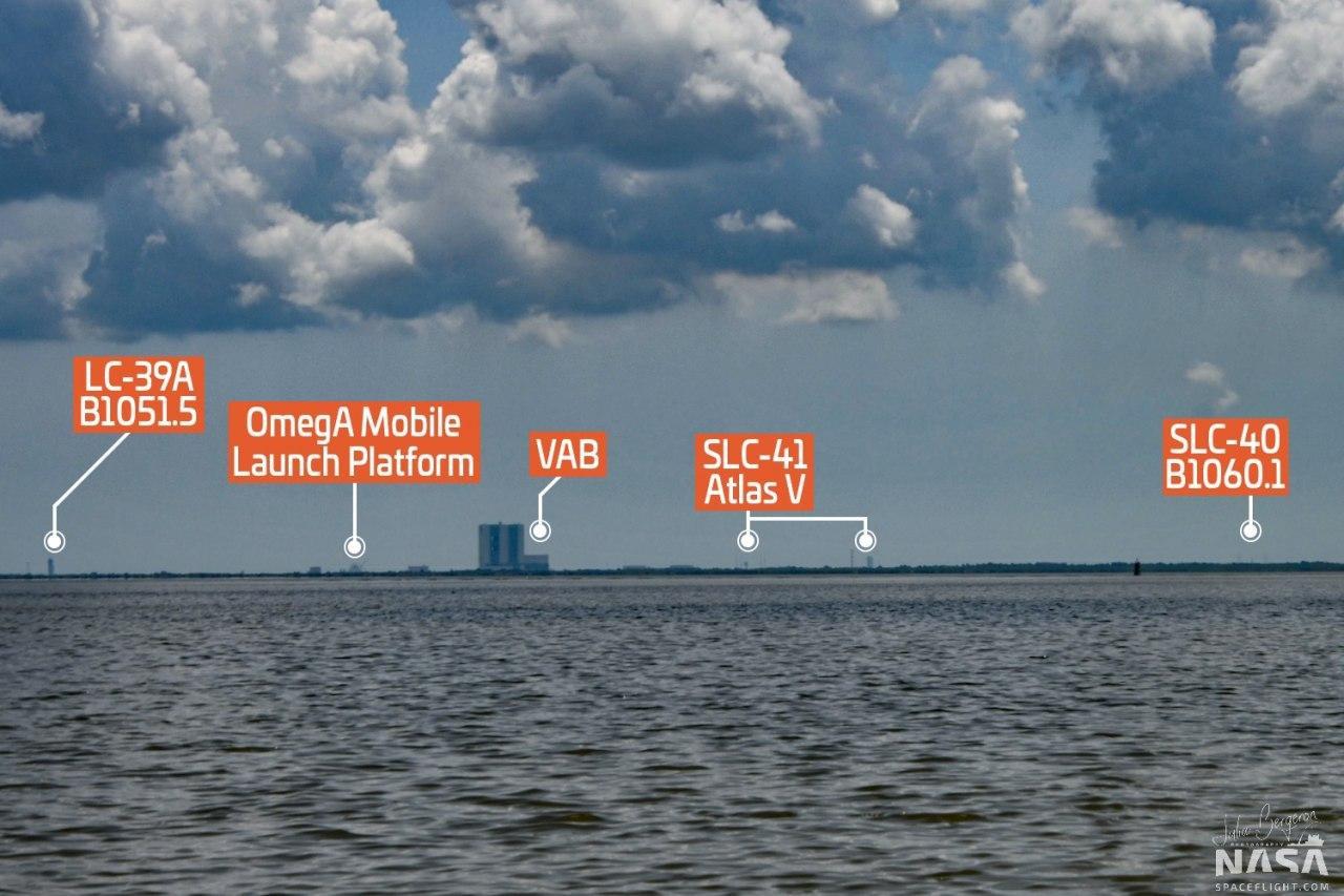 Interesting fact: there are currently 3 rockets in a vertical position on the Space Coast - Spacex, Falcon 9, Atlas V, Perseverance, Cape Canaveral, NASA, Booster Rocket, Space, Longpost