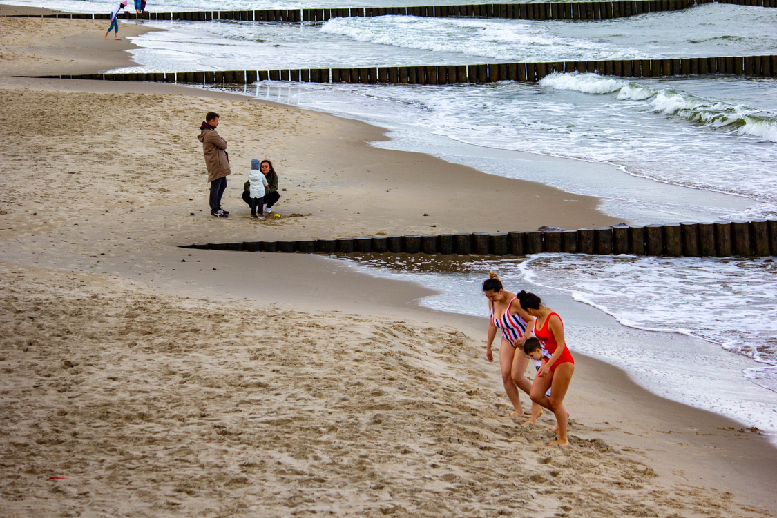 Zelenograd contrasts - My, Beach, Sea, Kaliningrad, Summer, Parents and children, Baltic Sea, Zelenogradsk