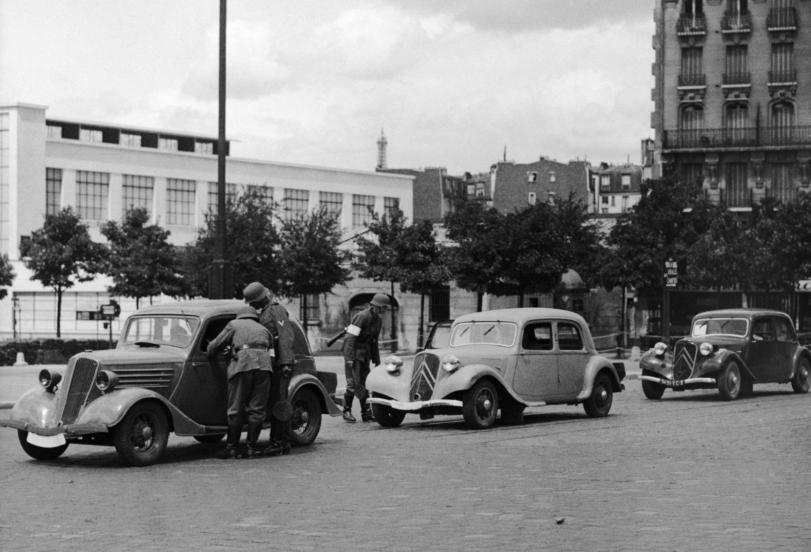 Фото Парижа. 1942-1943 год - продолжение - Вторая мировая война, Париж, Фотография, Длиннопост, Транспорт, Велосипед, Политика