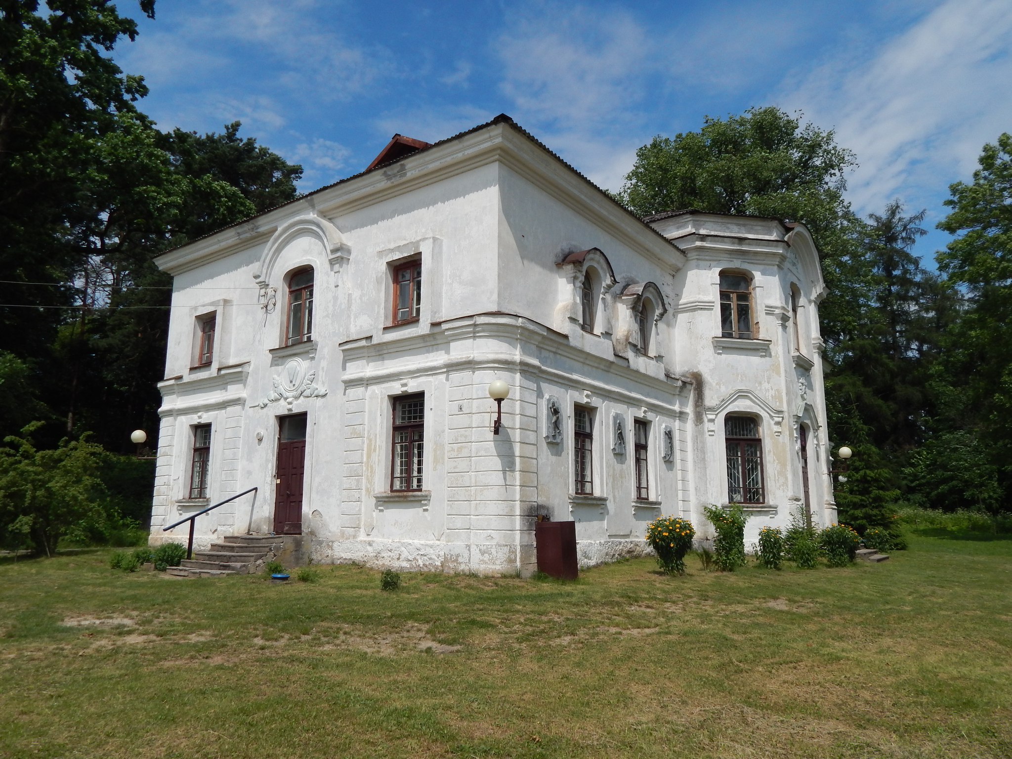 The ancient Puslovsky estate “Albertin” in Slonim. Belarus - My, Story, Travels, Republic of Belarus, Slonim, Manor, sights, Lake, Video, Longpost