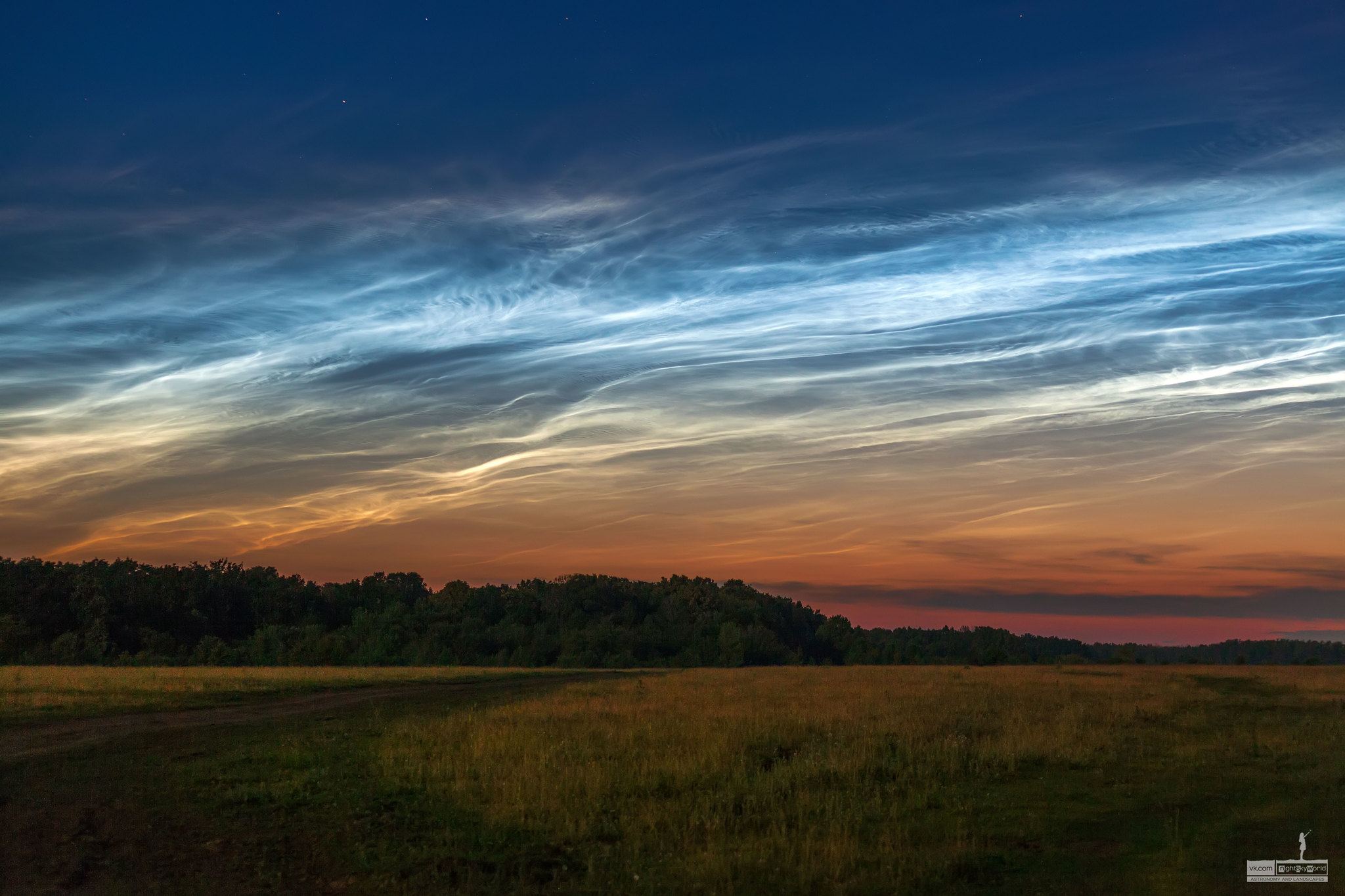 July noctilucent clouds - My, Landscape, Noctilucent clouds, The photo