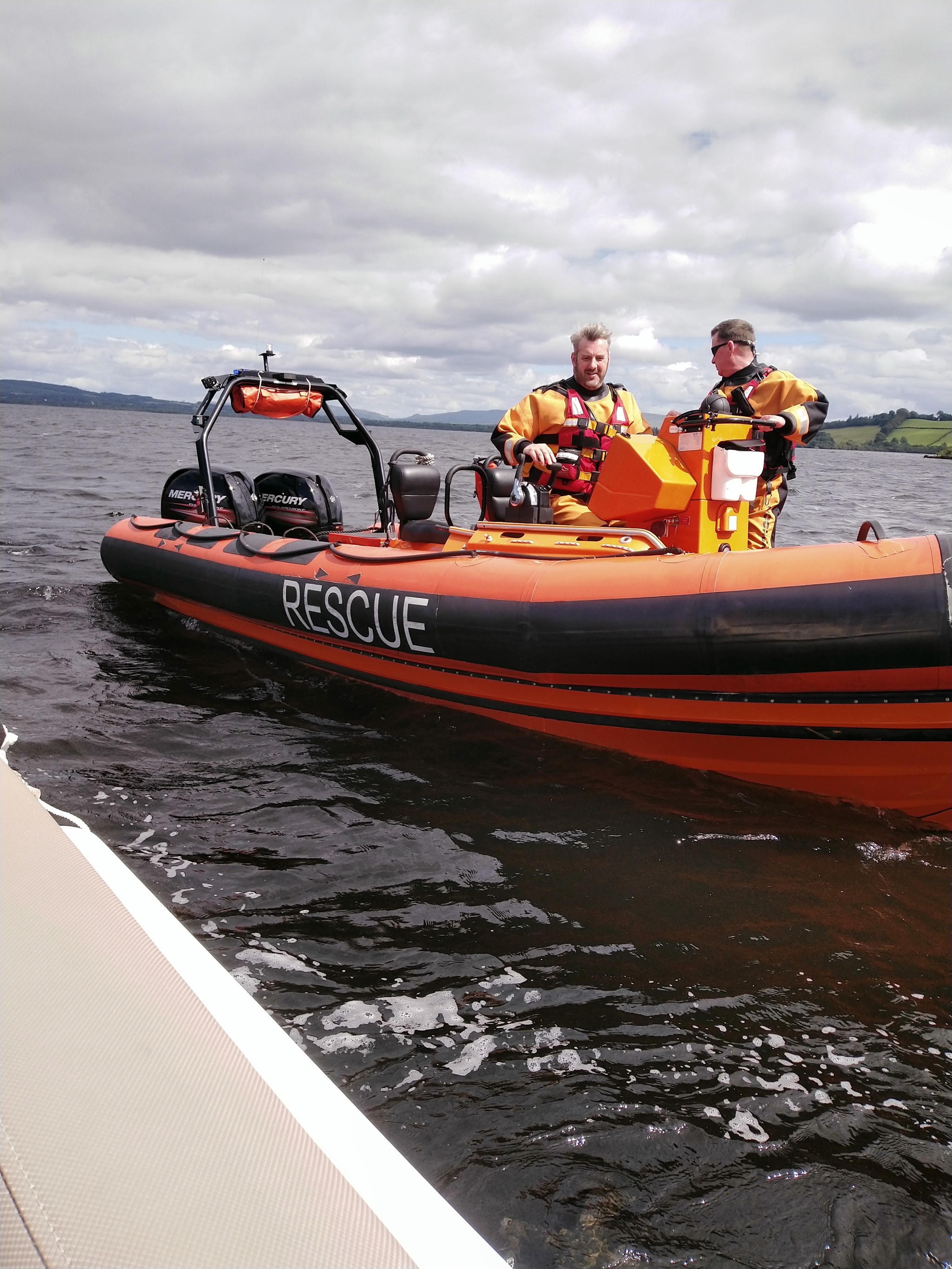 Boat drift on Scottish lake Loch Lomond - My, Scotland, Boat, Lake, The rescue, Rescuers, Travels, Video, Longpost