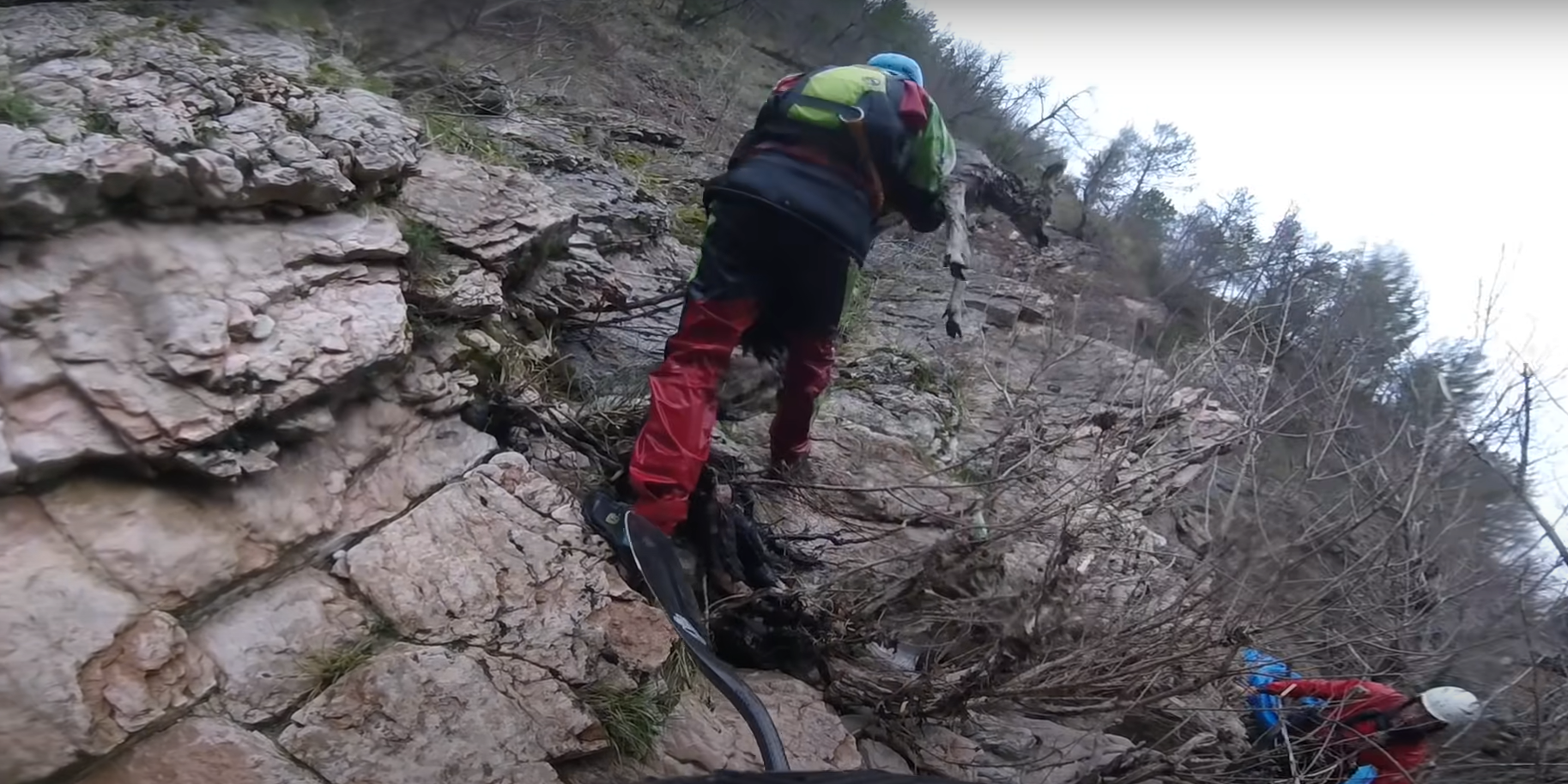 Kayakers rescued a deer caught in the rapid current of a mountain river - Kayak, Deer, Animal Rescue, The rescue, Positive, River, Italy, Video, Longpost