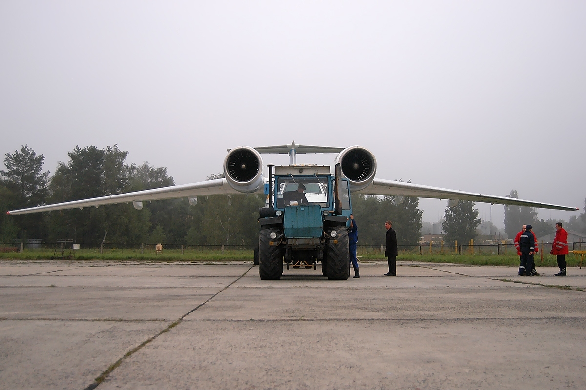 Cheburaktor - Airplane, Tractor, AN-74, The photo