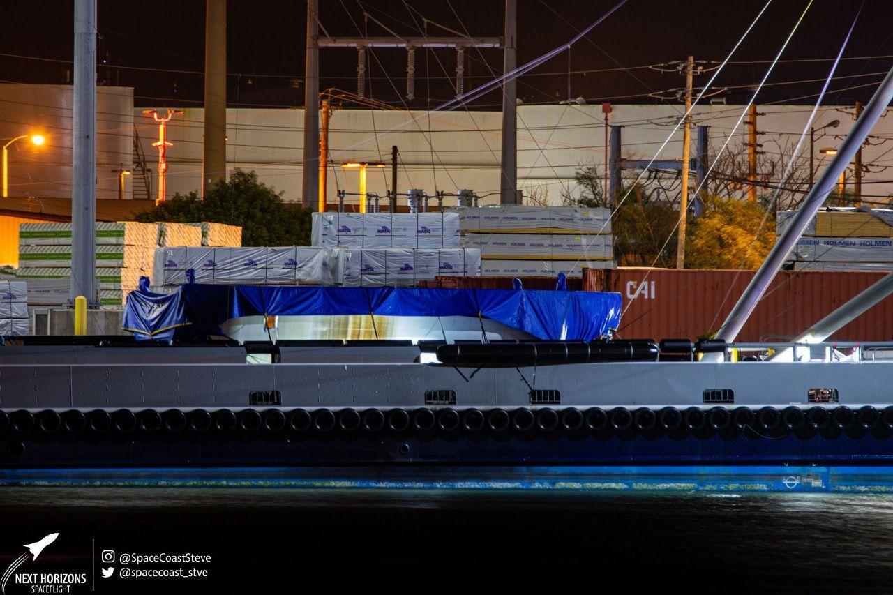 Caught fairing flaps of the Falcon 9 on the ANASIS-2 mission were delivered to Port Canaveral - Spacex, Head fairing, Cosmonautics, Cape Canaveral, Space, Longpost