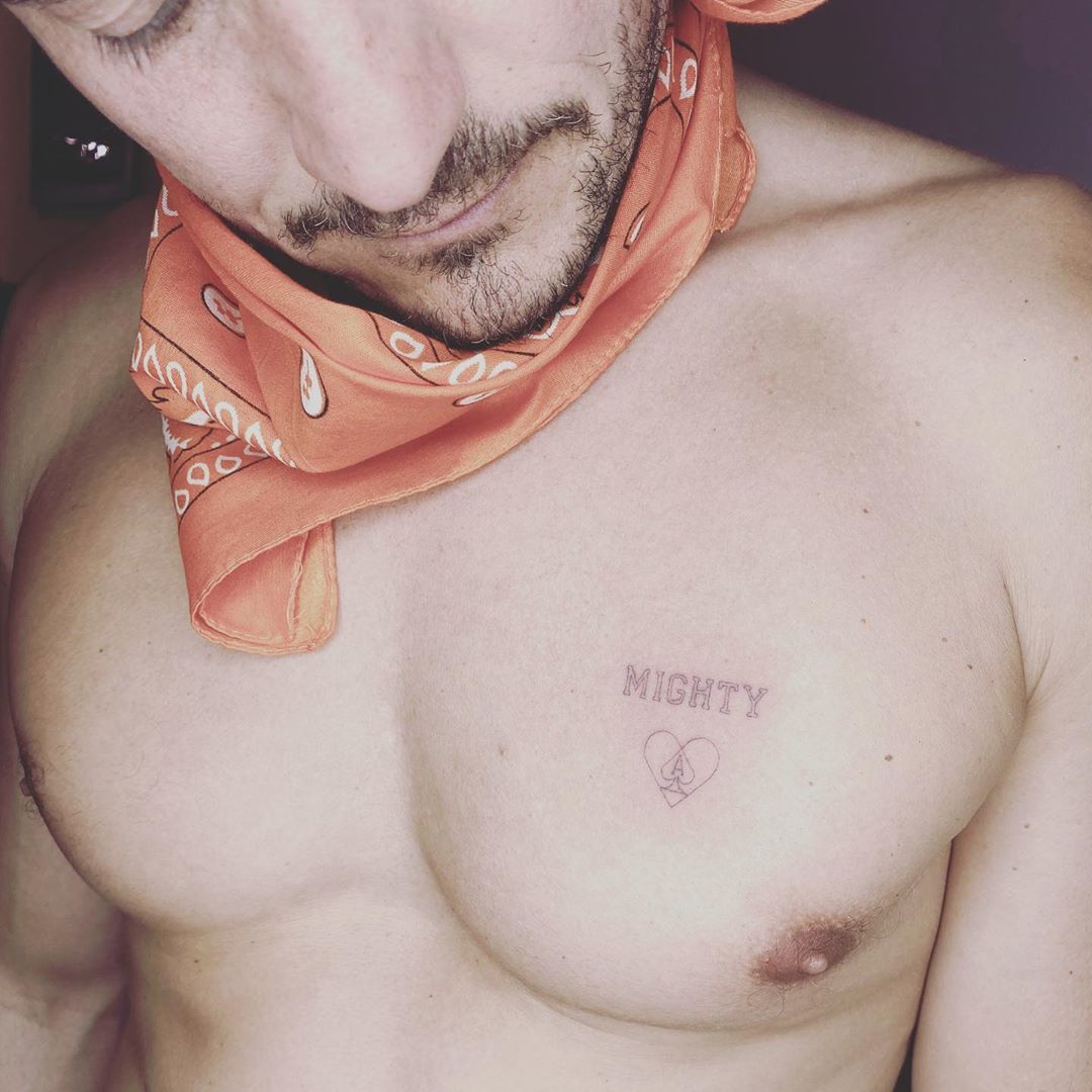 When even big money can't help... - Orlando Bloom, Dog, Death, Negative, Tattoo, The photo, Video, Longpost