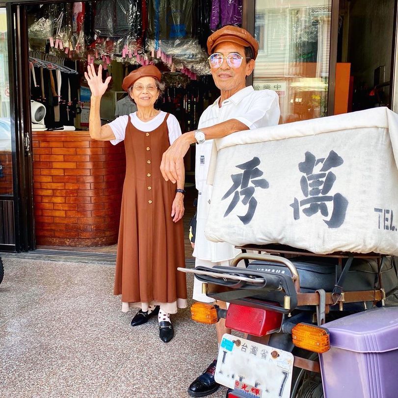 An elderly couple creates images from items forgotten in the laundry room. - Style, Laundry, Elderly, Family, Taiwan, The main thing is not to grow old, Positive, Cloth, Longpost