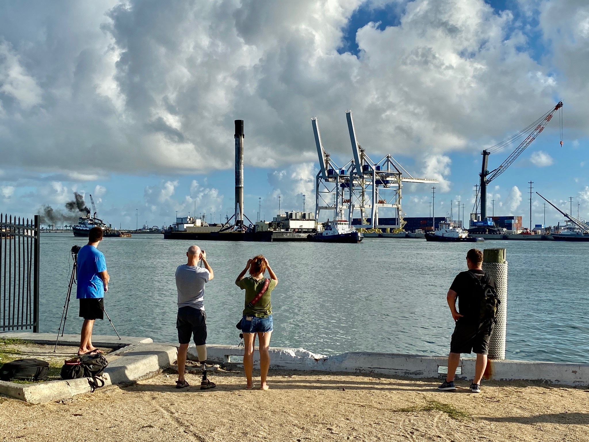 Photos of the arrival of the JRTI platform with the first stage of B1058.2 at Port Canaveral - Spacex, Falcon 9, Cape Canaveral, Cosmonautics, Step, Space, Video, Longpost