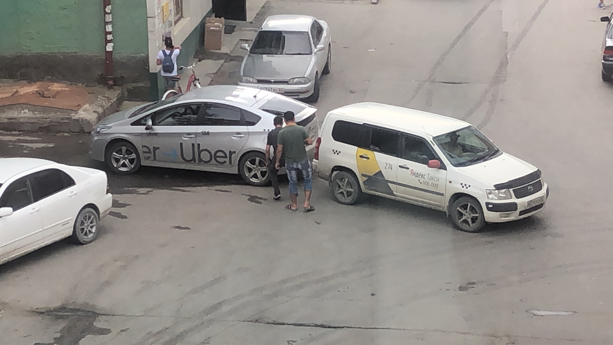 Война корпораций - Моё, Южно-Сахалинск, Авто, Авария, Яндекс Такси, Uber