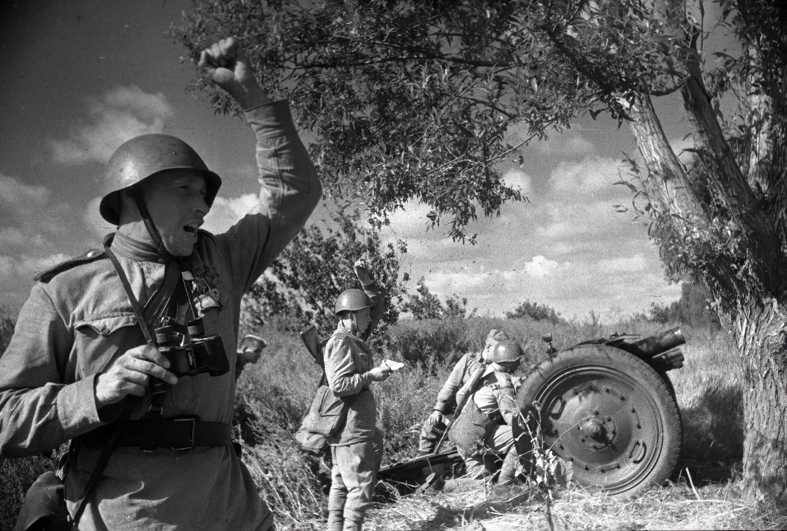 В бою солдаты ВОВ 1941-1945 советские
