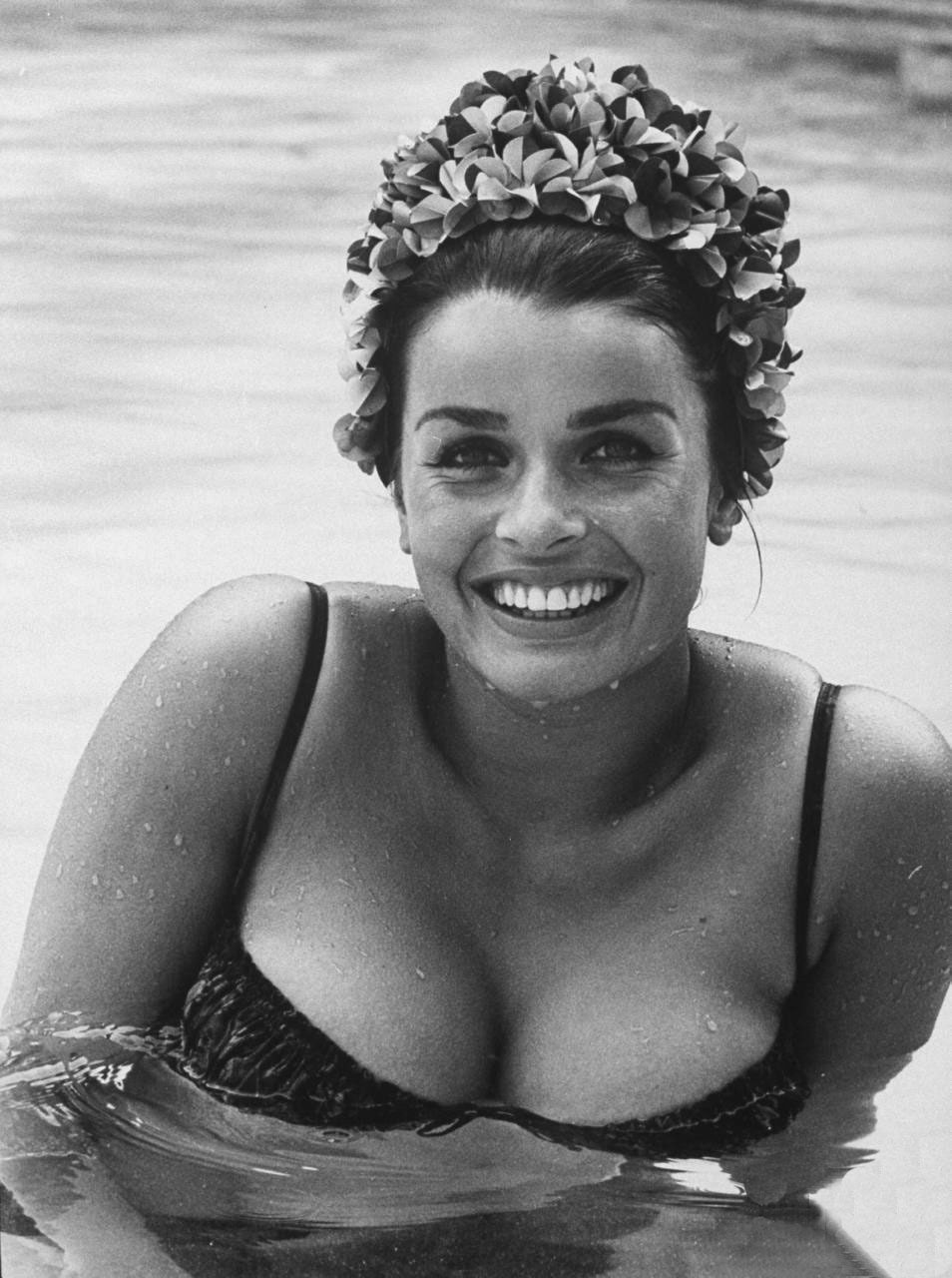 Vintage beauty. Senta Berger. Photo post - Actors and actresses, German cinema, The photo, Retro, beauty, Longpost