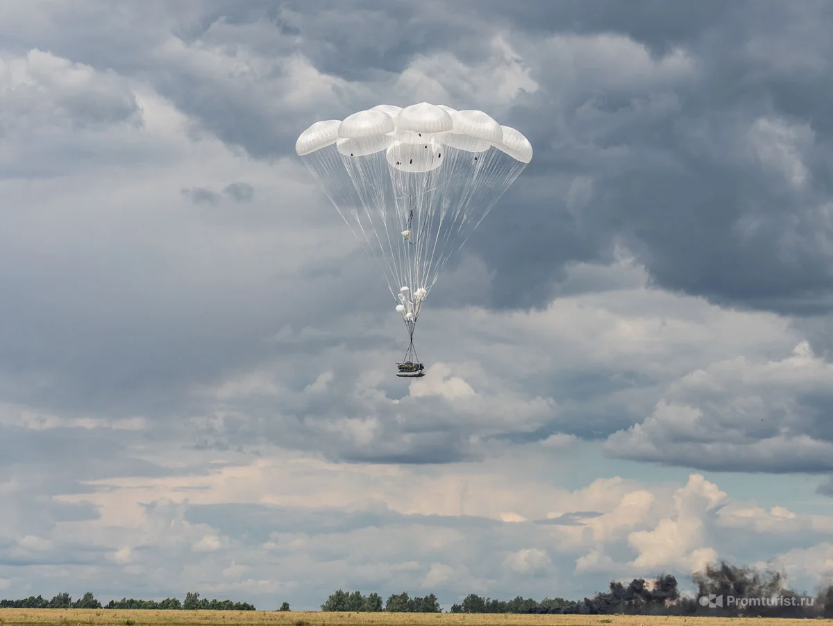 Enchanting spectacle - Airplane, Landing, Armored vehicles, The photo, Longpost