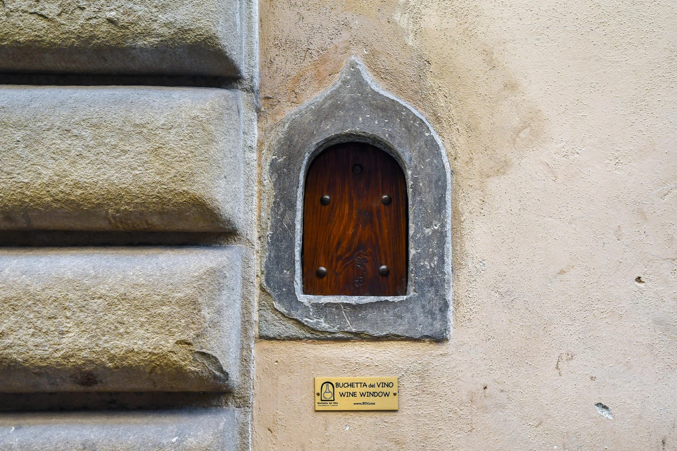 Why no gloves?!! - Coronavirus, Plague, Italy, Wine, Window, Longpost