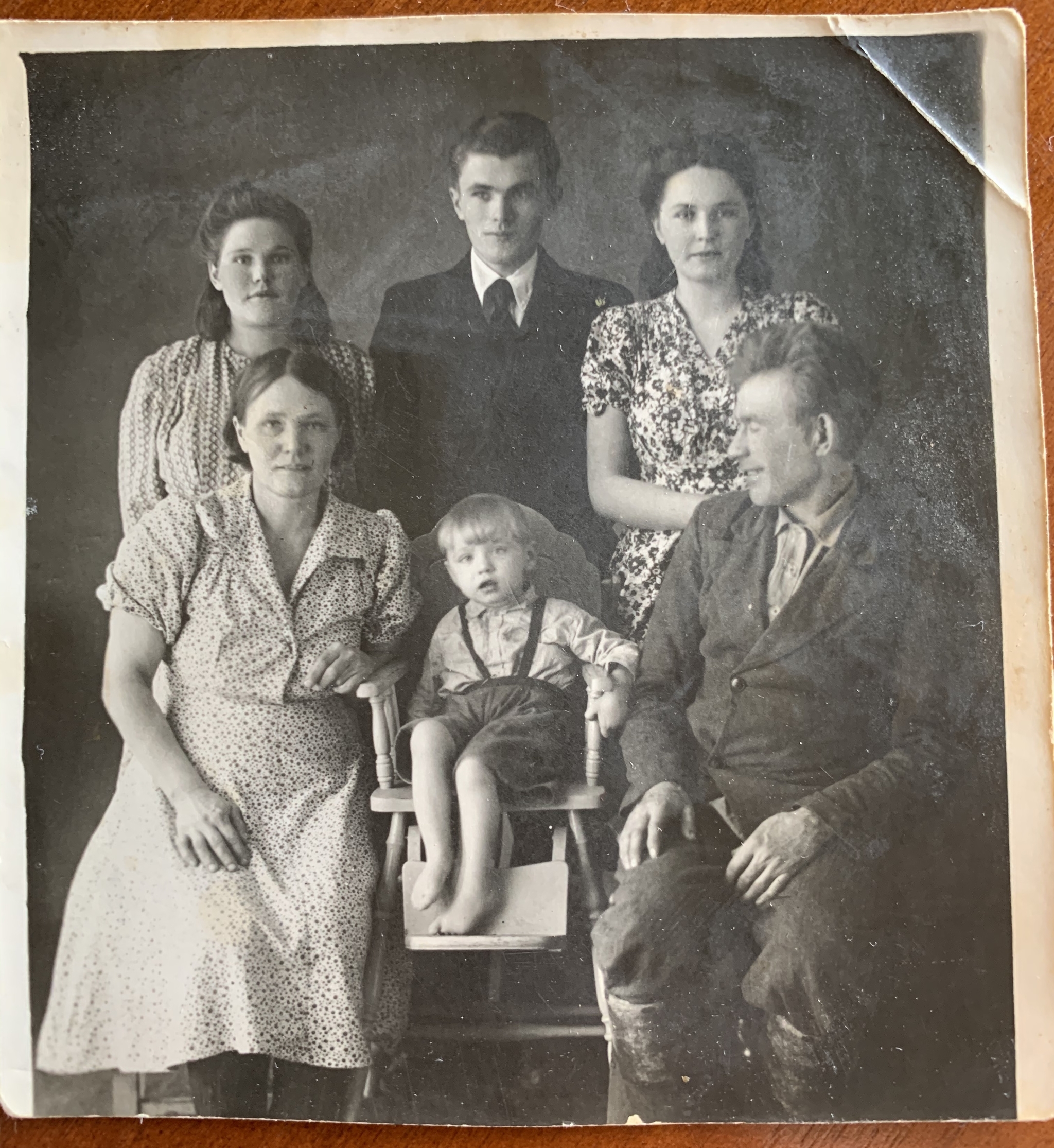 Help me read, maybe Estonian - My, Old photo, Translation, Request, Estonian, Family photo, Longpost