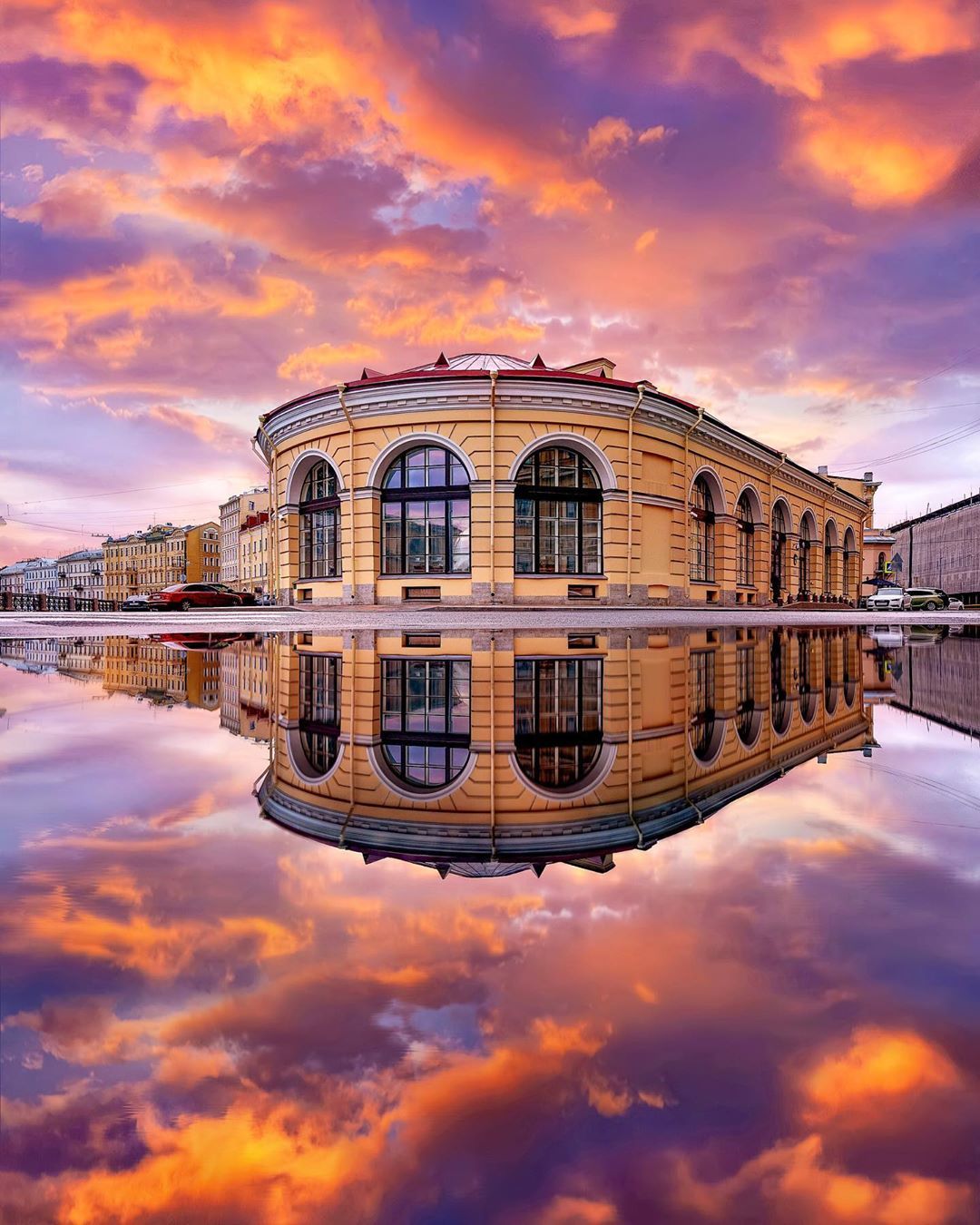 Round market on the embankment. Moika River, 3 - Saint Petersburg, Reflection, Puddle, Sky, The photo