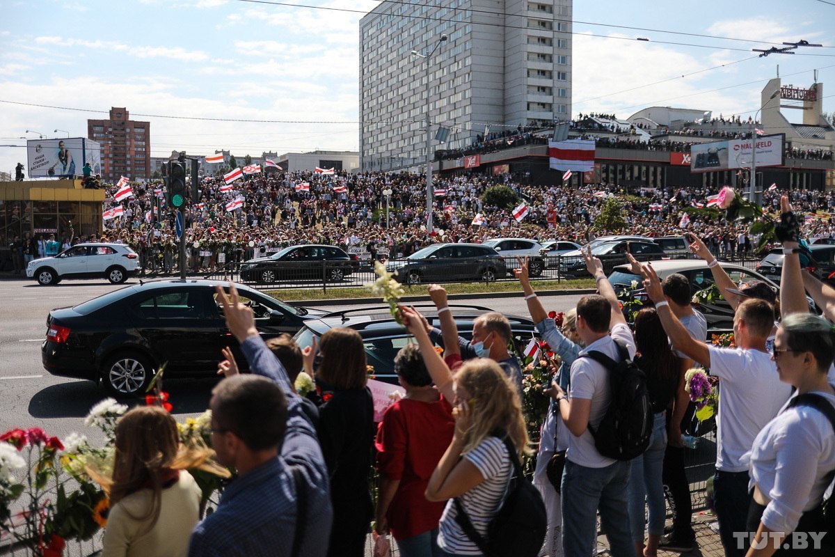 Минск сейчас. На пушкинской тысячи людей - Политика, Минск, Республика Беларусь, Протест, Протесты в Беларуси