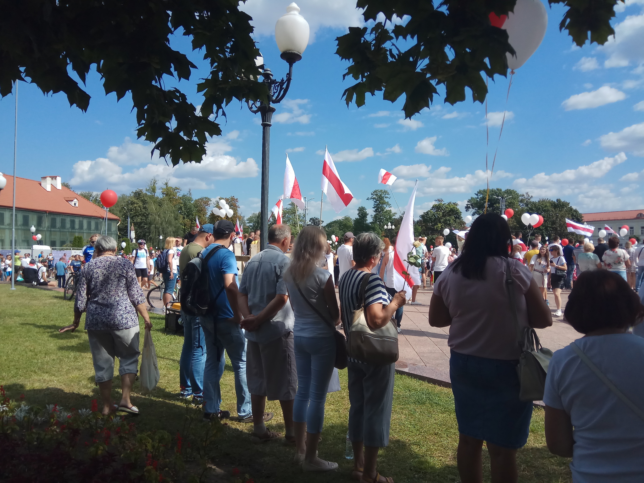 Мирные акции в Беларуси 3. Четвертый день без ОМОНа, но с пожилыми людьми и десантниками - Моё, Протесты в Беларуси, Республика Беларусь, Политика, Длиннопост