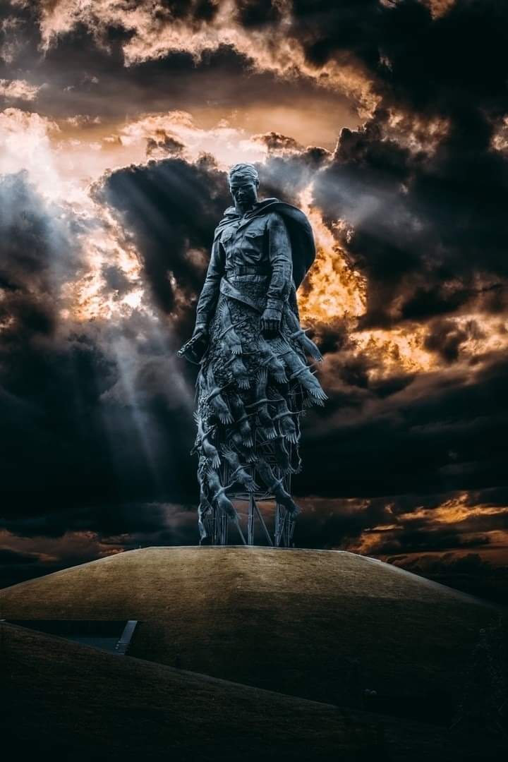 Monument - Monument, Rzhev, Rzhev Memorial, The photo, Sky, The clouds, Sun rays