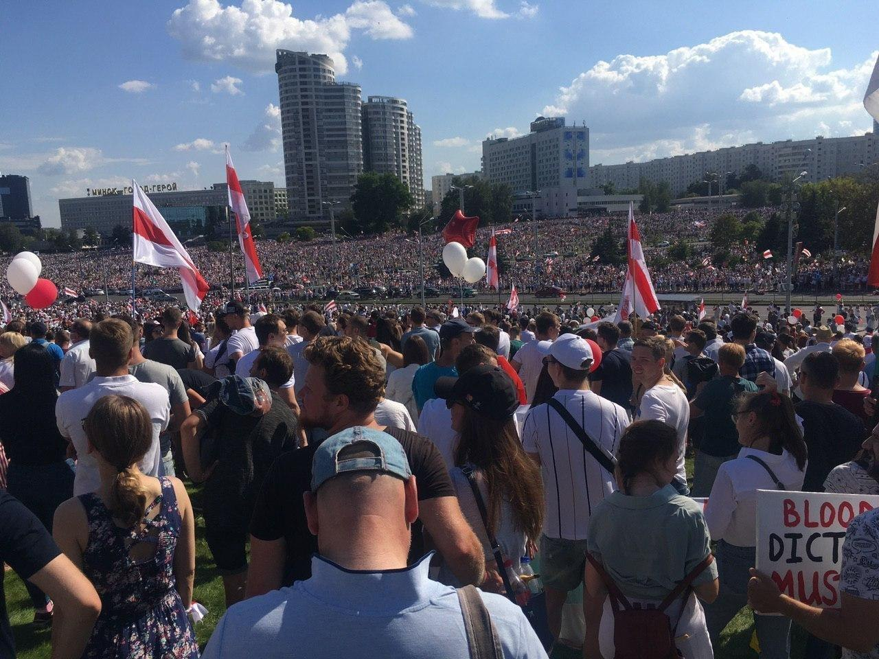 Almost one hundred thousand Belarusians gathered at the Stela in Minsk for a peaceful rally against Lukashenko - Politics, Alexander Lukashenko, Republic of Belarus, Protests in Belarus, Rally, Longpost