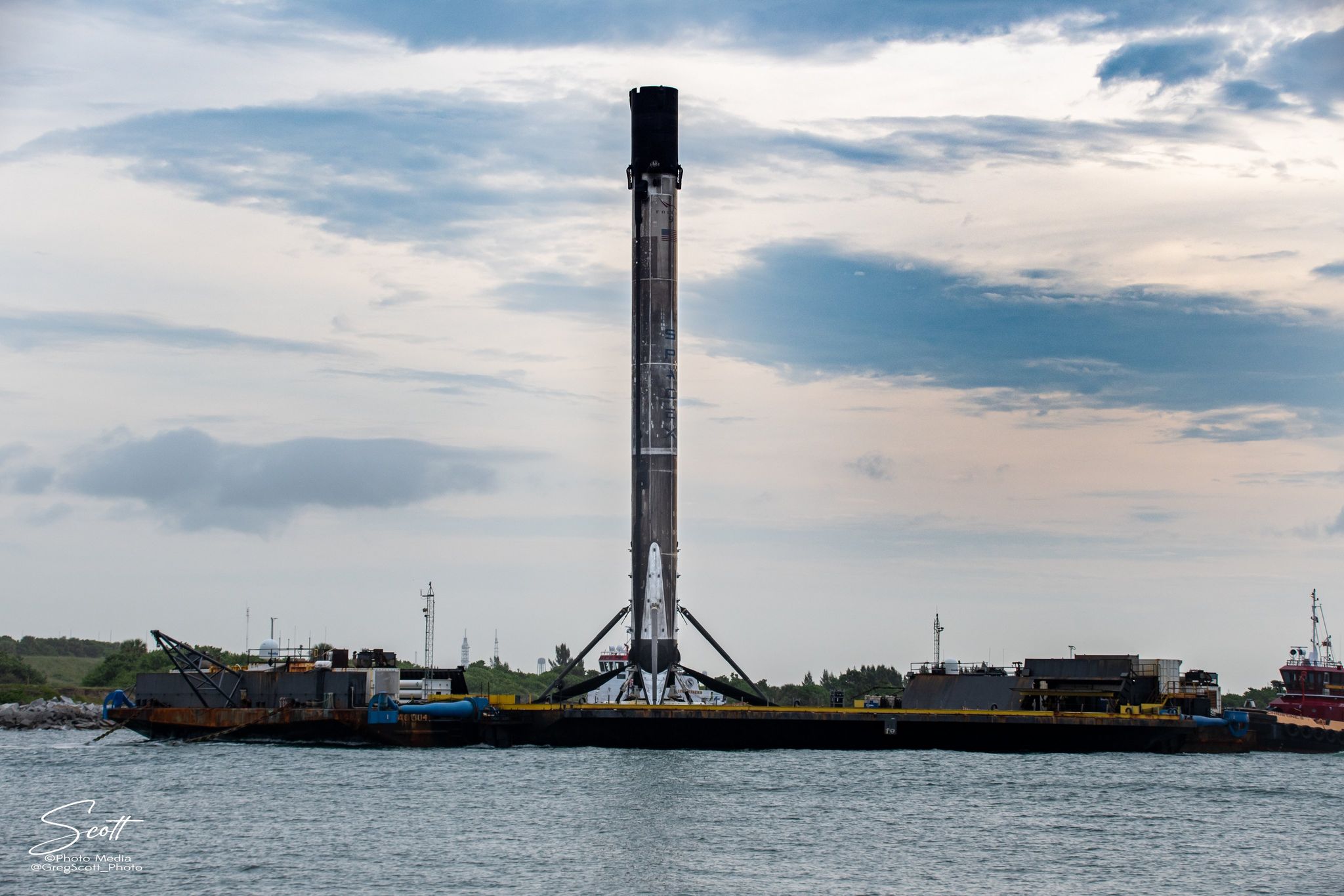 Первая ступень 1049.6 Falcon 9 возвращается в порт после рекордного 6-го повторного запуска - SpaceX, Falcon 9, Космонавтика, Илон Маск, Ракета-Носитель, Технологии, США, Порт, Рекорд, Длиннопост