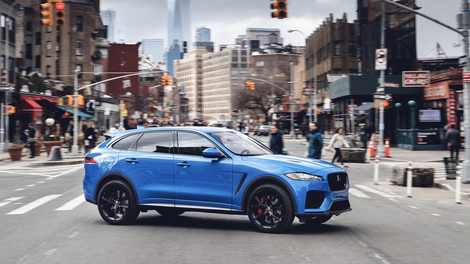 Крупный зверь — 2019 Jaguar F-Pace SVR | Пикабу