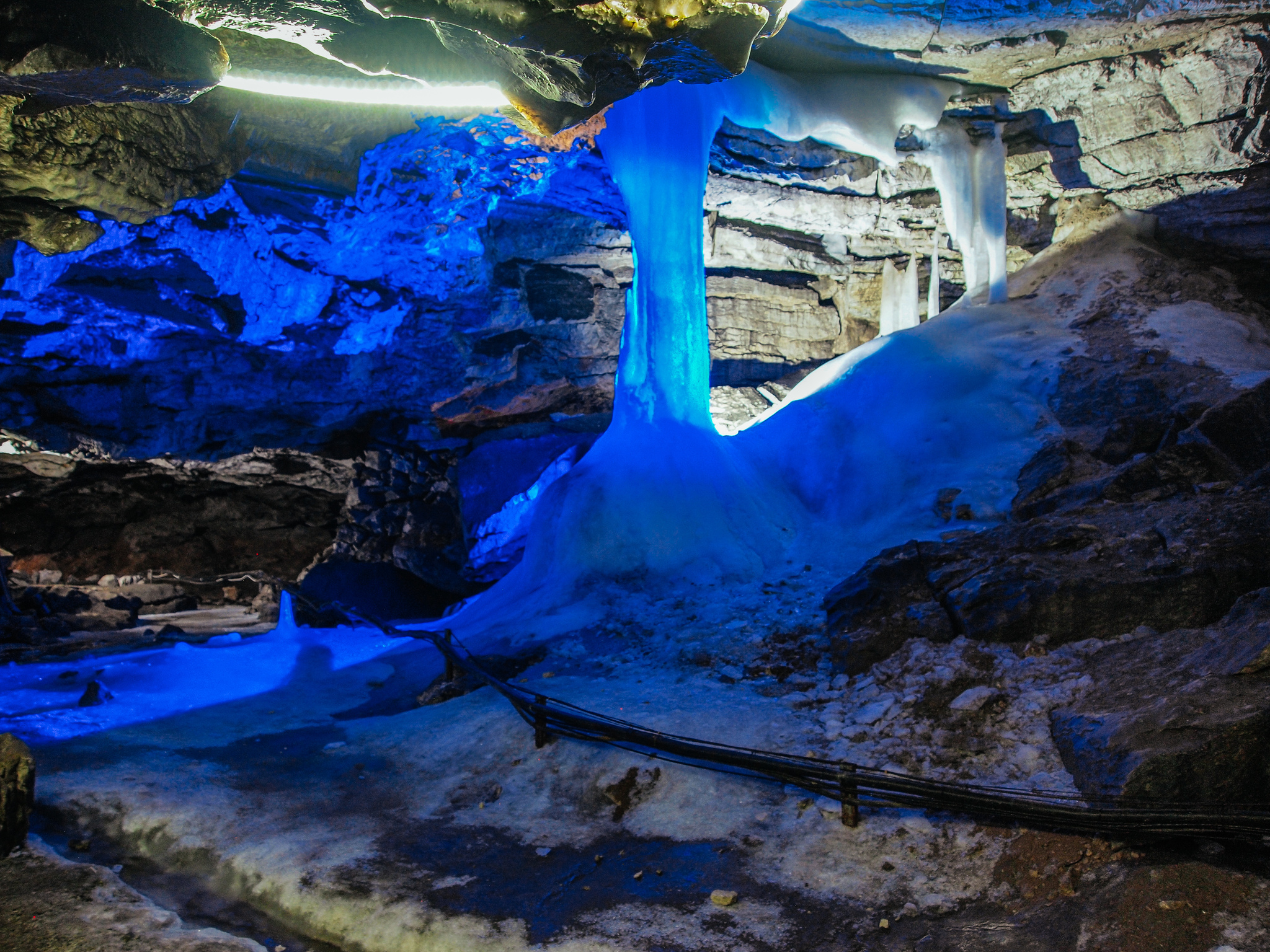 Ледяная пещера Коко