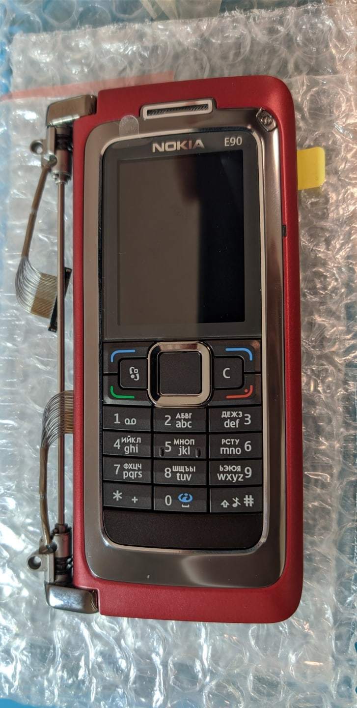 Как я собрал старенький, но новенький Nokia E90 communicator red | Пикабу