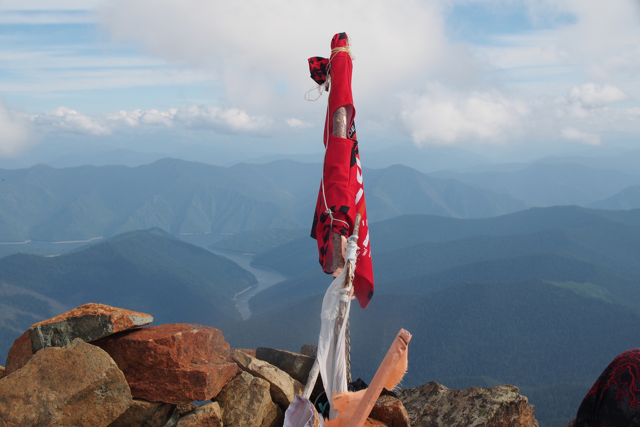 Borus. When you are very lucky with the weather. Photo post - My, The mountains, The photo, Borus, Hike, Beautiful girl, Nature, Longpost, Krasnoyarsk region, Cheryomushki, Sayanogorsk, Clouds, Travels, beauty of nature, The nature of Russia