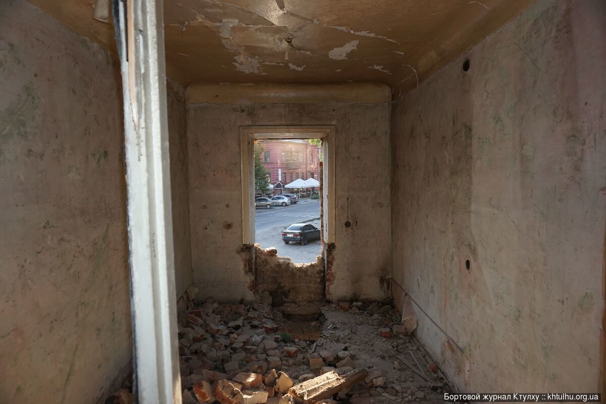 Two-faced house, Yuzhnaya, 11, Dnepr - My, Abandoned, Abandoned house, Dnipropetrovsk, Dnieper, Fuck aesthetics, Ekaterinoslav, Longpost