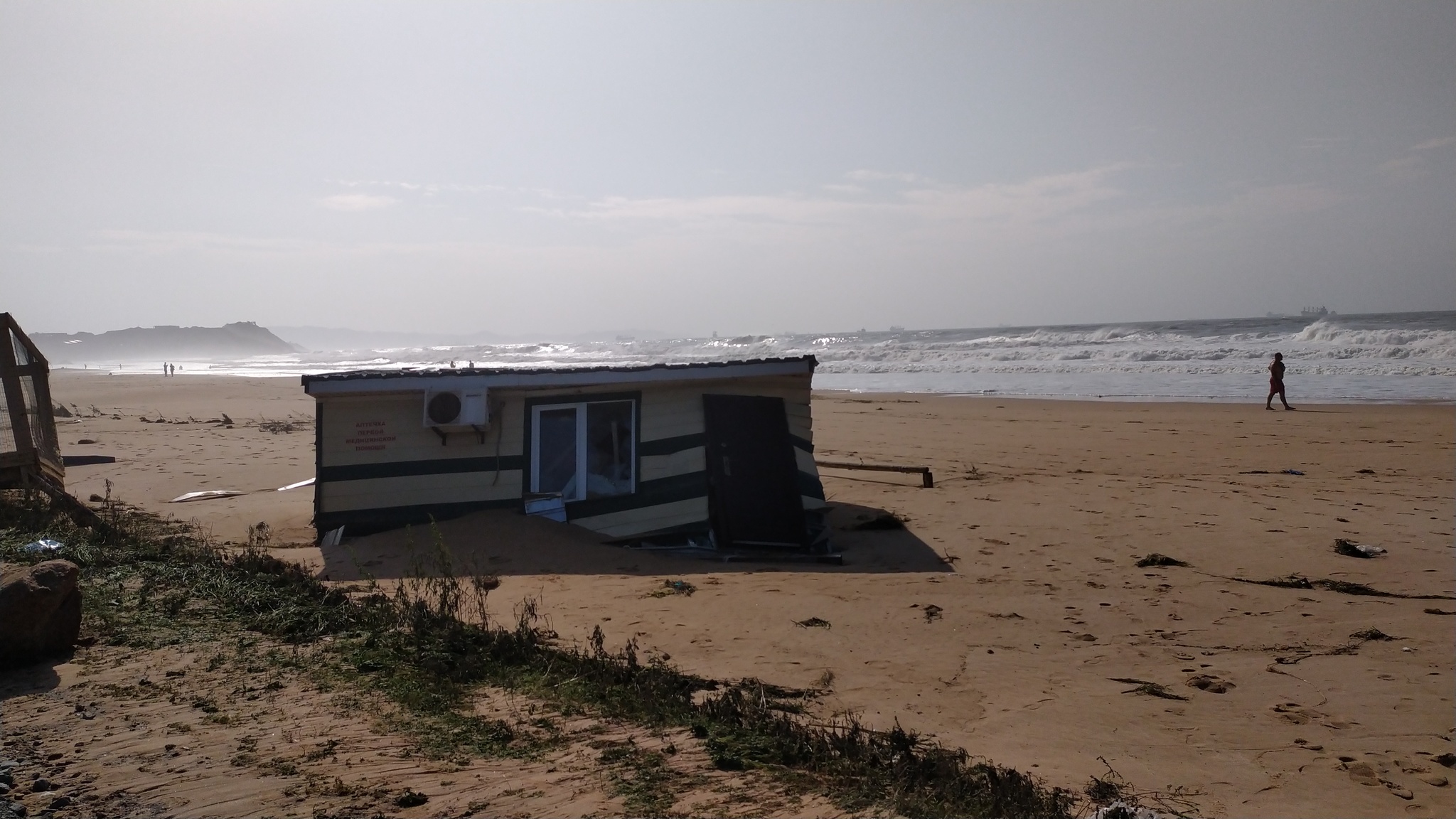 Consequences of typhoon Maysak in the Primorsky Territory, Livadia village - My, Typhoon, Element, Livadia, Destruction, Damage, Beach, Wave, Sea, Video, Longpost