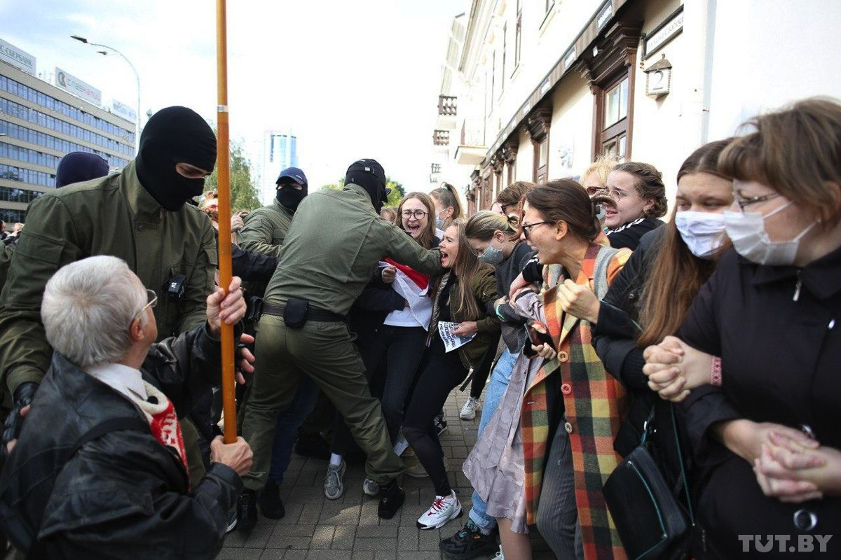 1) September 12. Protests in Belarus - City Day / Women's March - Politics, Women, Girls, Republic of Belarus, Protests in Belarus, Detention, Militia, Siloviki, Video, Longpost