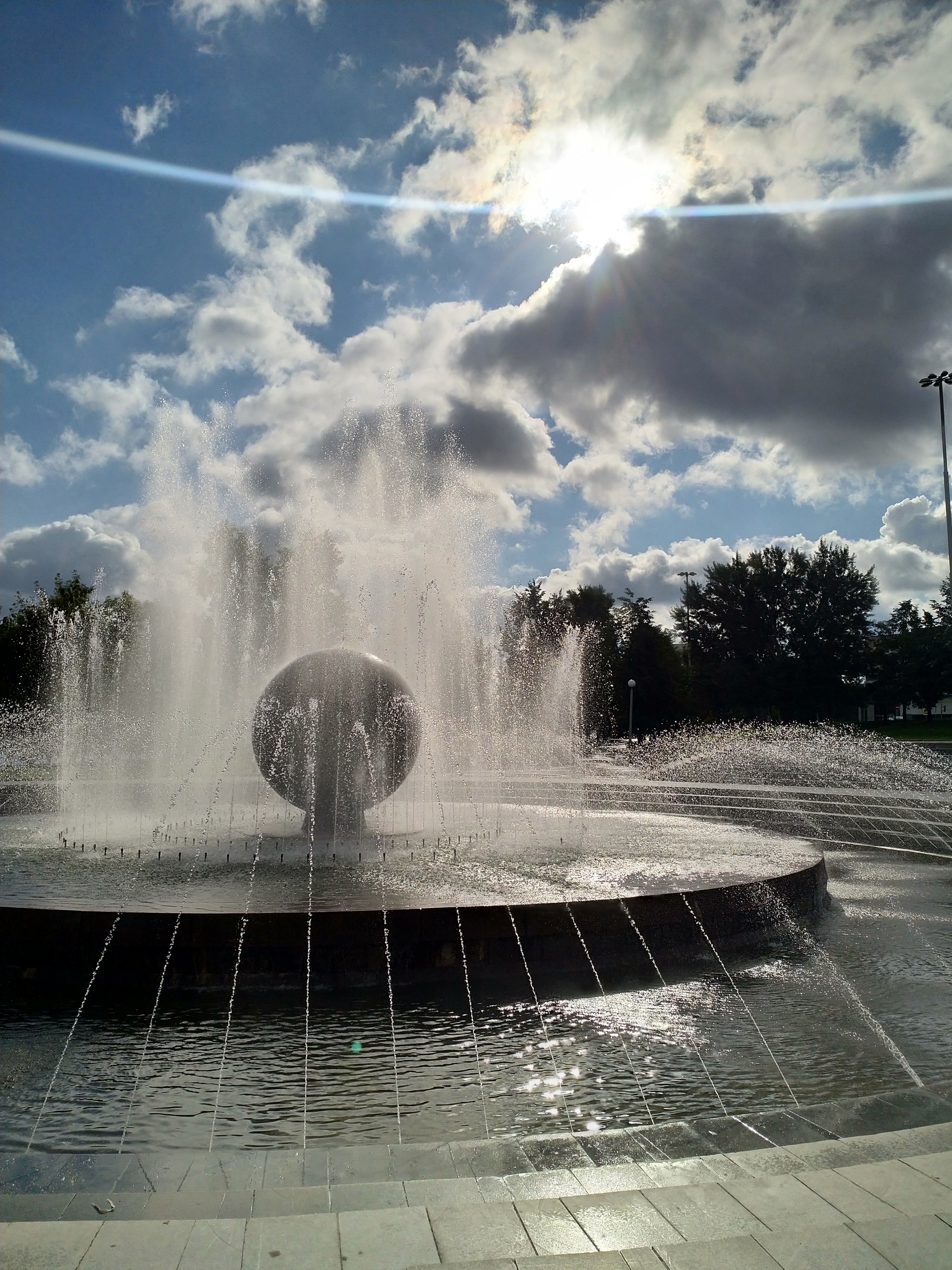 The city Ekaterinburg  Saturday - My, Yekaterinburg, Fountain, Sky, Autumn, Embankment, Iset River, Theatre, Longpost