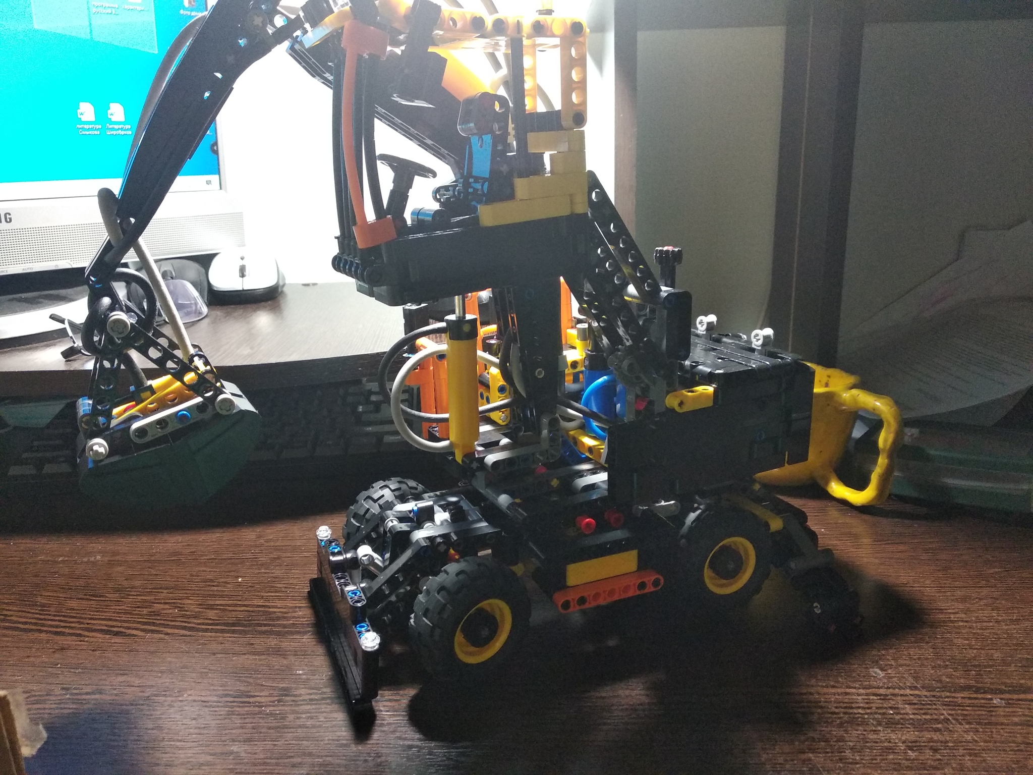 Volvo excavator day 2 - My, Lego, Lego technic, Toys, Longpost