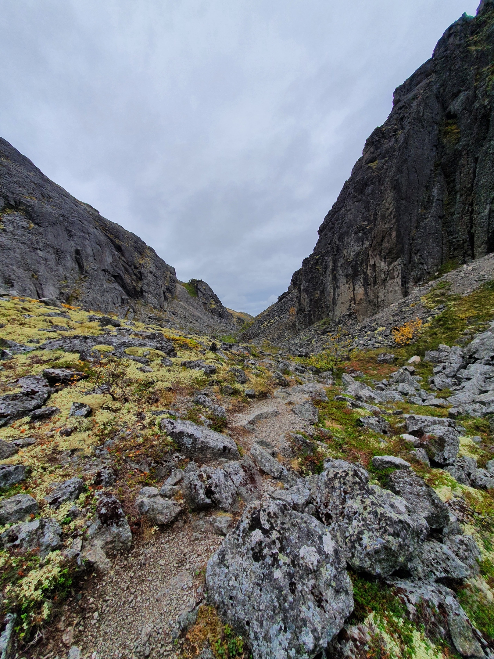 Aku-Aku Gorge, Khibiny - My, Khibiny, Kola Peninsula, Gorge, Waterfall, Lake, The photo, Hike, Longpost, Nature