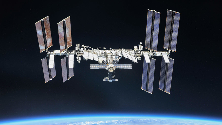 Space debris of unknown origin threatens to collide with the ISS - Space, ISS, Danger, Garbage, Collision