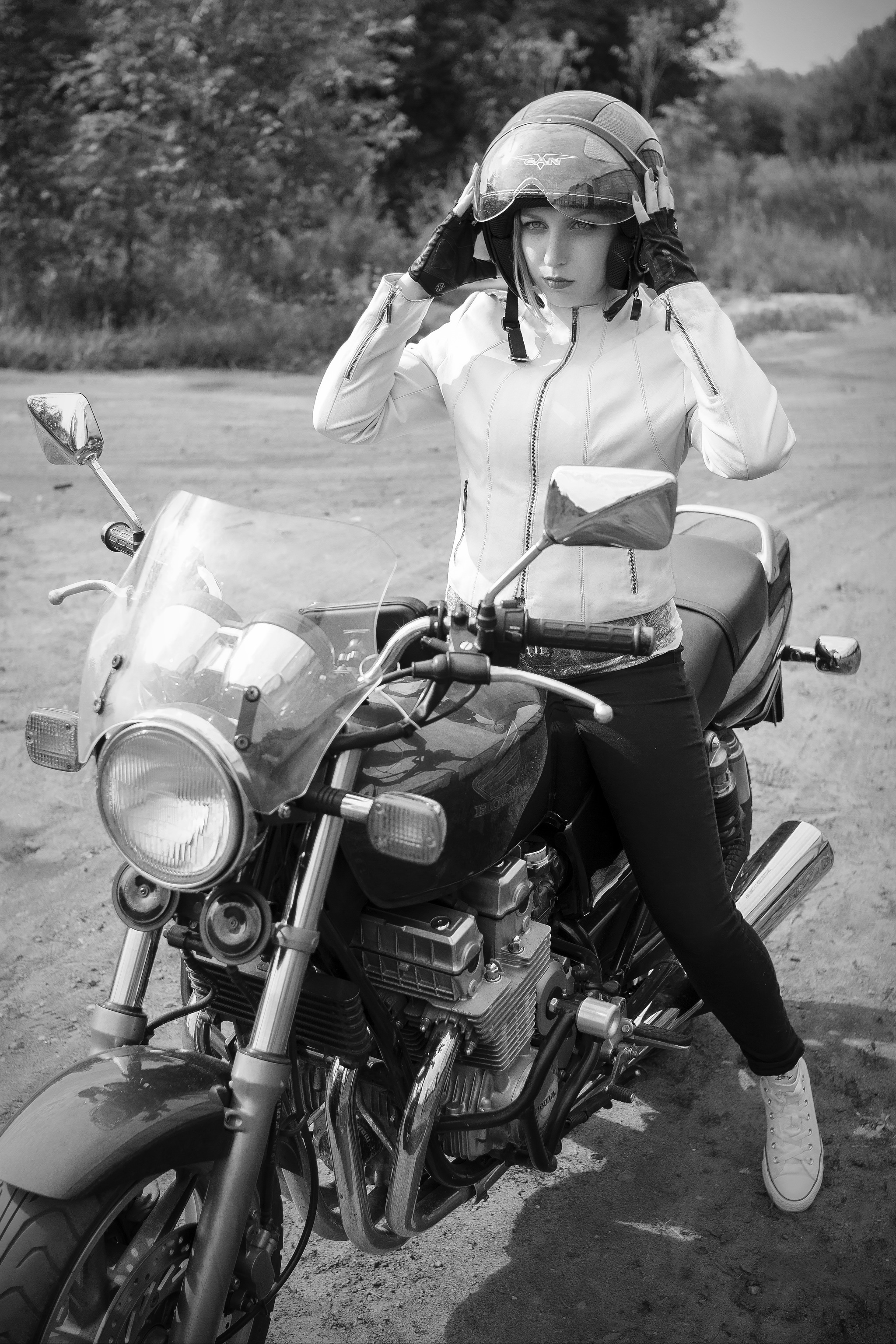 Девушка и мотоцикл | Пикабу