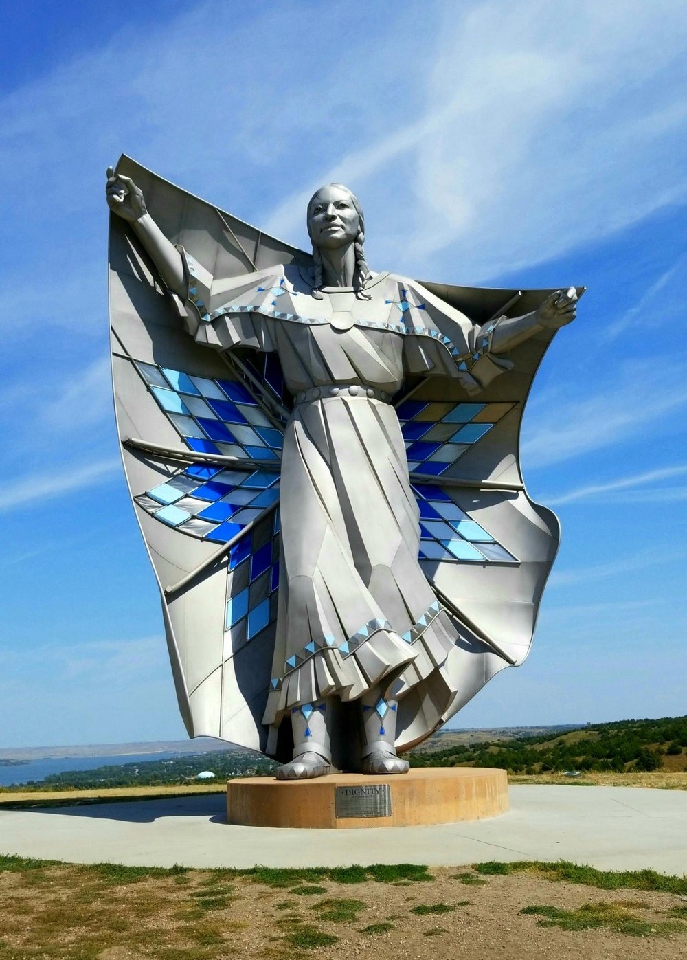 Dignity - Indians, Monument, USA, South Dakota, Video