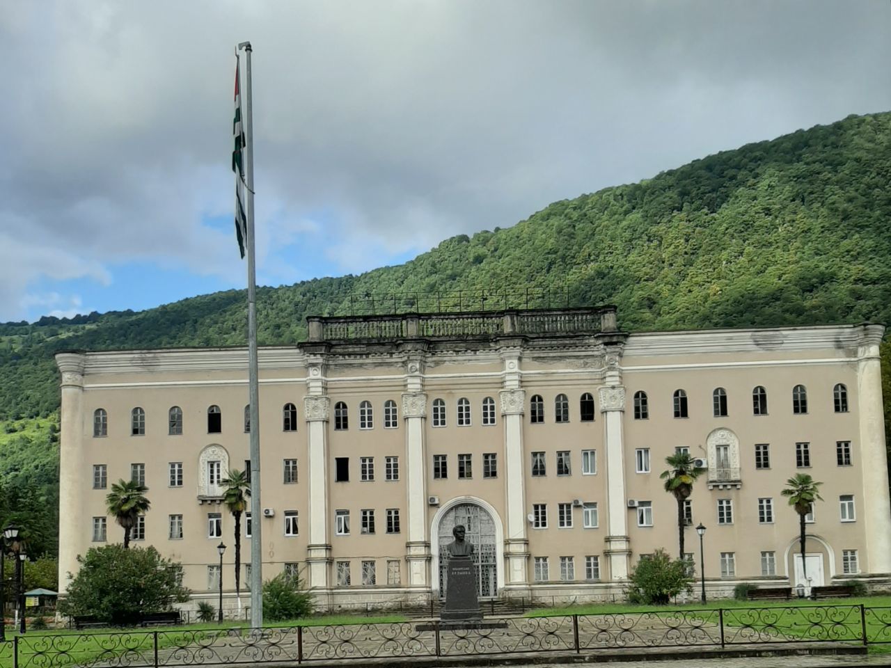 Quarantine travel - Day 81. Tkuarchal - ghost town and Beddiy temple - My, Abkhazia, Tkvarcheli, Tkuarchal, Travels, Budget travel, Longpost