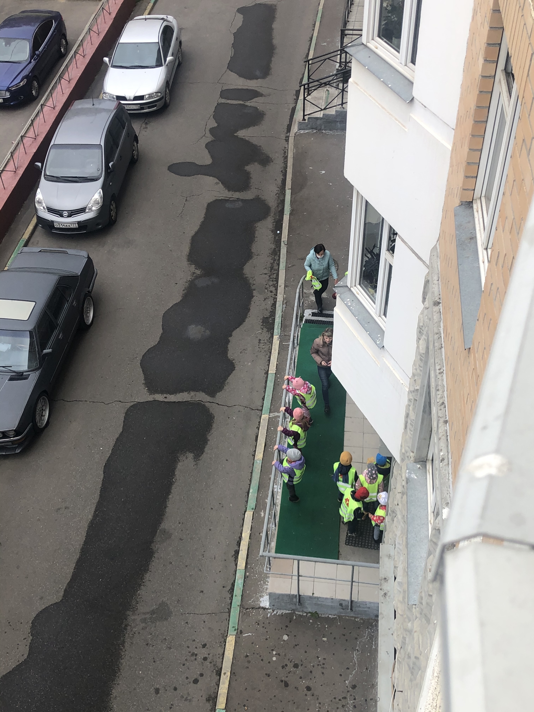 Yellow vests - My, Children, Kindergarten, Walk, Protest, Moscow, Yellow vests