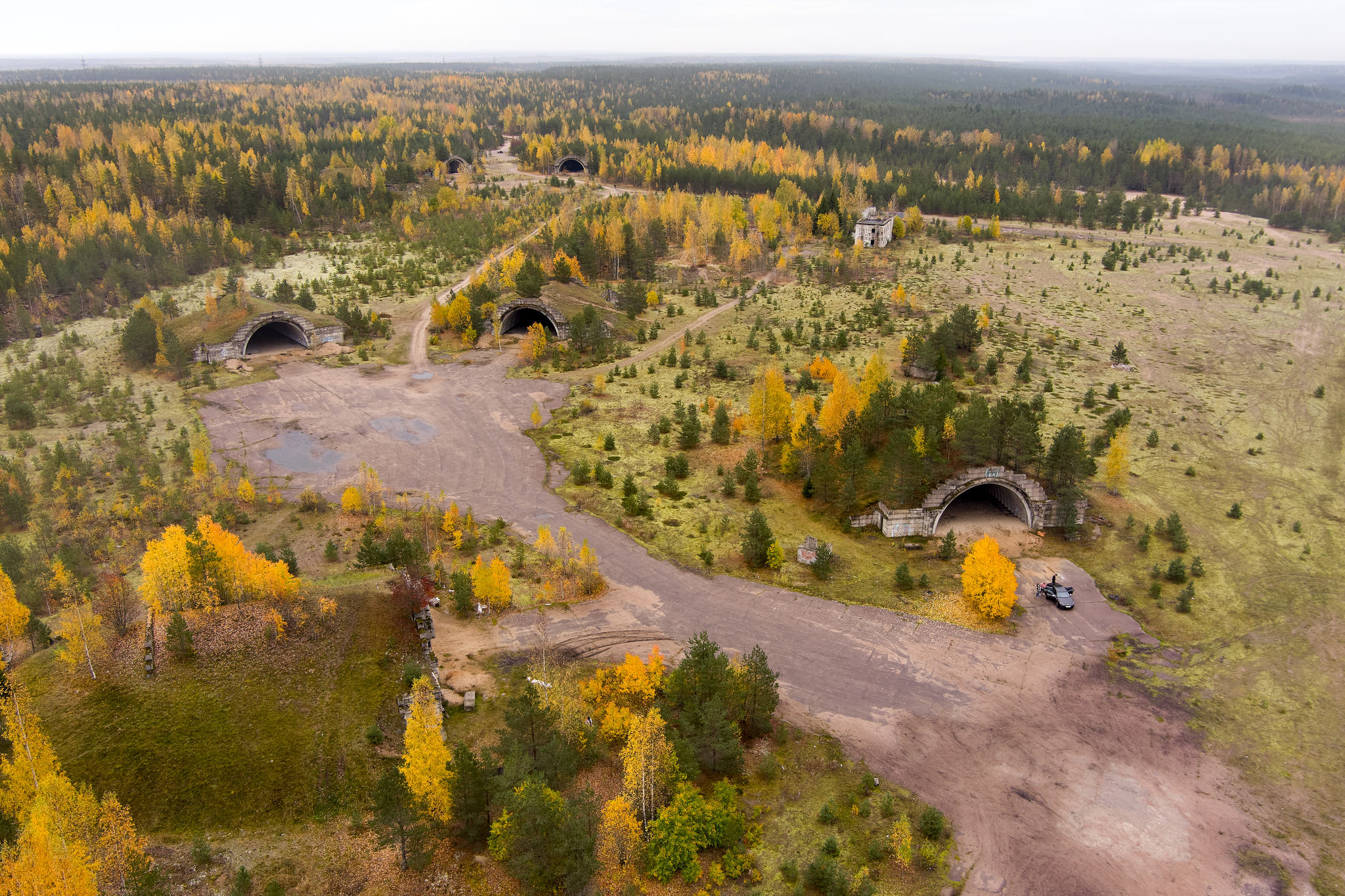 I found wormholes - My, Burrows, Hangar, Abandoned, Leningrad region