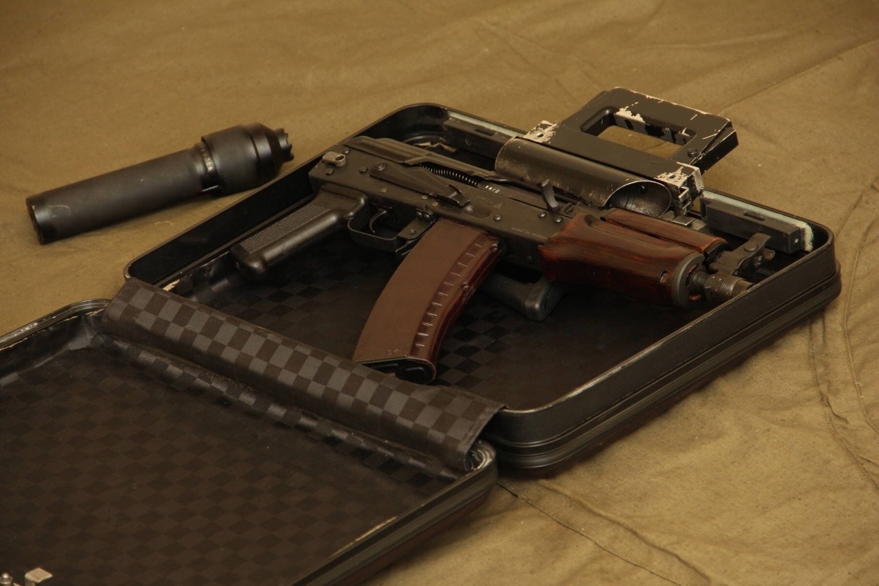 Concealed carrying complex for intelligence services and bodyguards - The photo, Weapon, Special services, Bodyguard, Kalashnikov assault rifle, Longpost, Suitcase