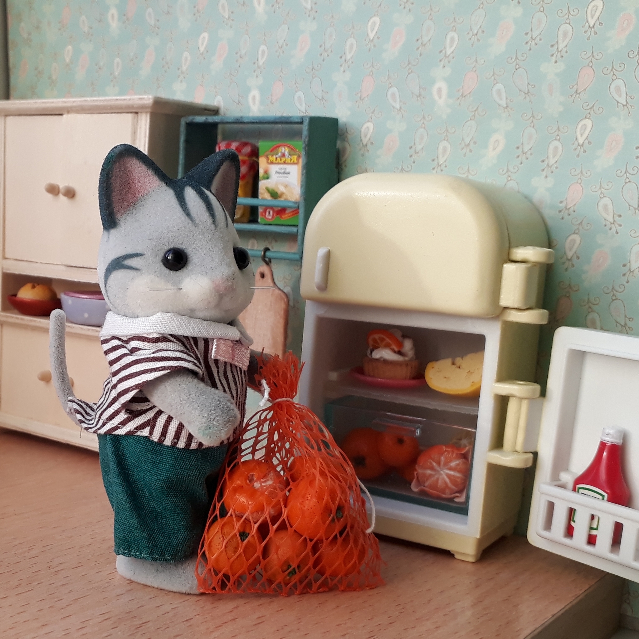 Who am I doing this for? - My, Лепка, Polymer clay, Miniature, Food, Raccoon, cat, Toys, Needlework, Longpost