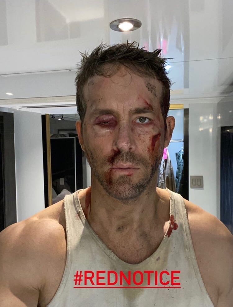 2019 and 2020 using the example of Ryan Reynolds - The photo, Actors and actresses, Celebrities, Ryan Reynolds, Filming, Photos from filming, 2020, Makeup, Longpost, It Was-It Was