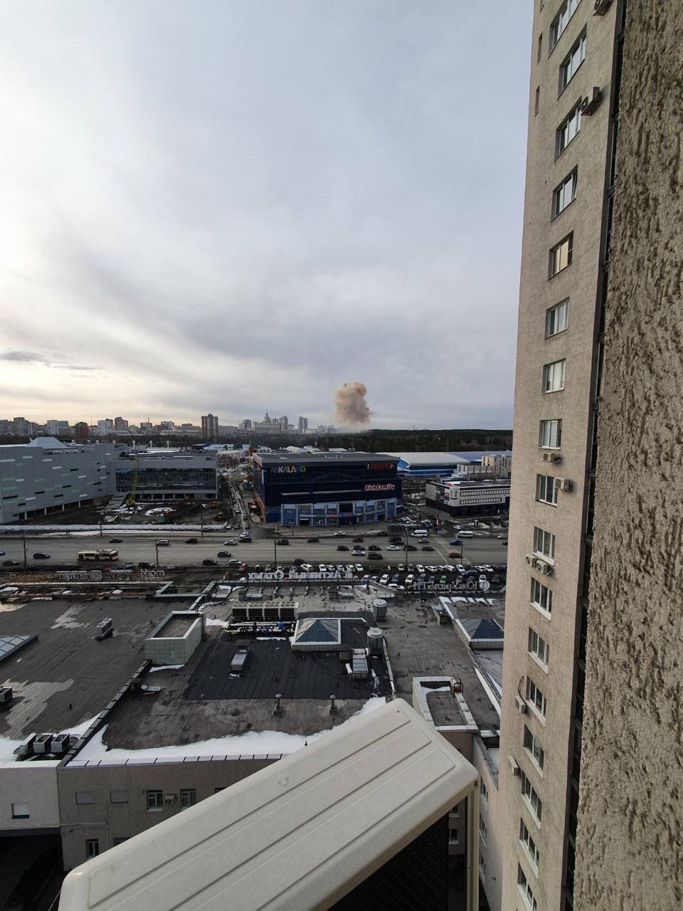 Explosion in Chelyabinsk - Explosion, Balloon, Oxygen, Oxygen cylinder, Fire, State of emergency, Coronavirus, Chelyabinsk, Video, Longpost, Vertical video, Negative