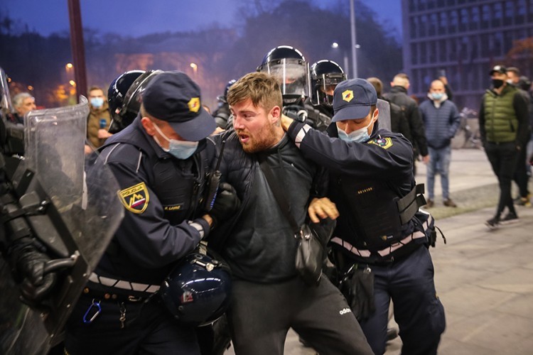 Anti-government protests erupt in the Slovenian capital - news, Slovenia, Coronavirus, Protest, Politics