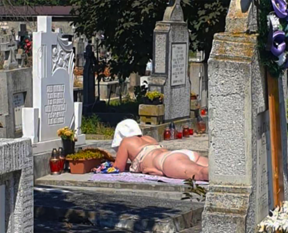 When you want to sunbathe without worrying about social distancing - Sunbathing, Tan, Cemetery, Women