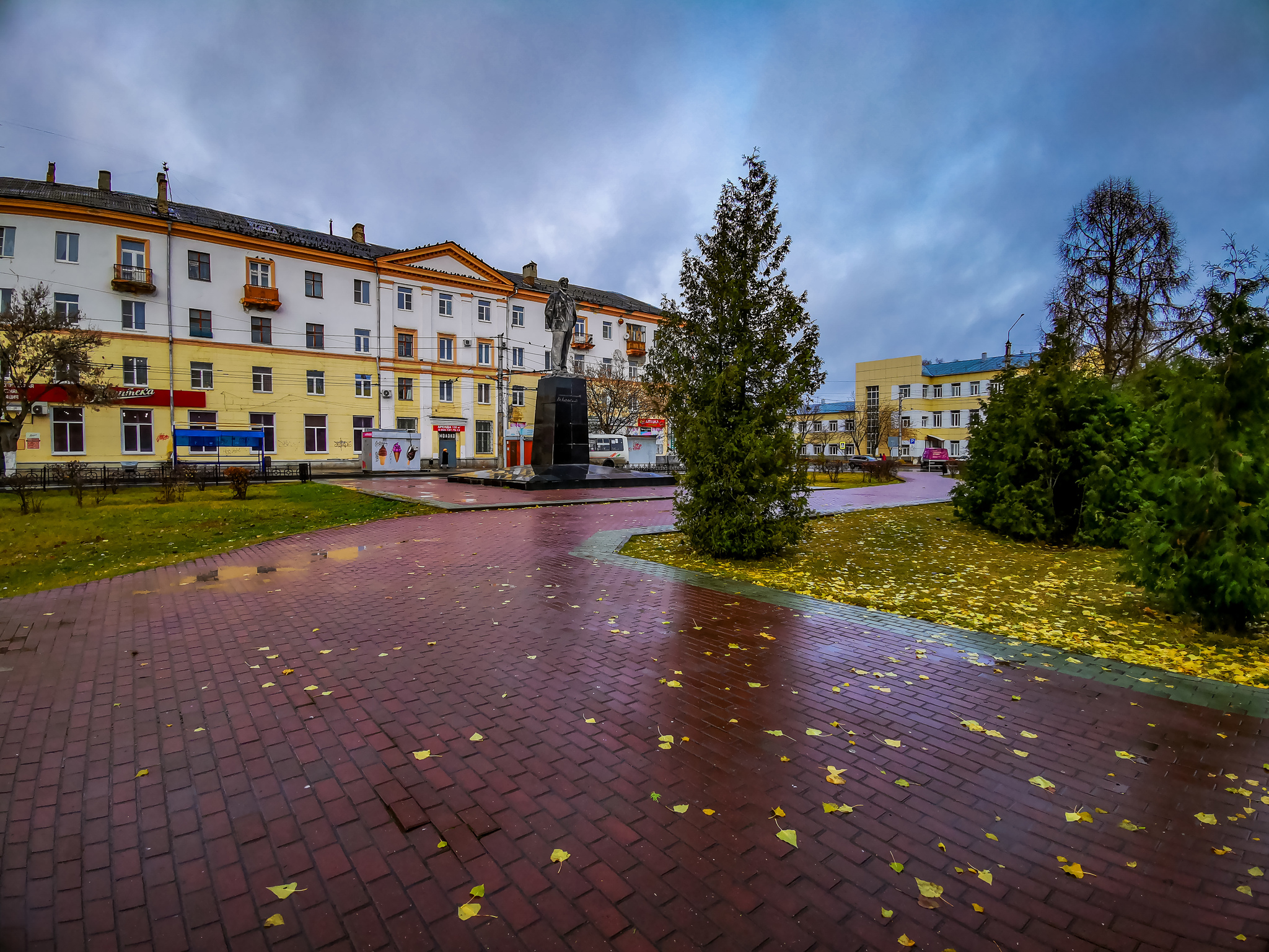 Urban - My, Mobile photography, Bike ride, Town, Rain, A bike, Architecture, Longpost, Dzerzhinsk