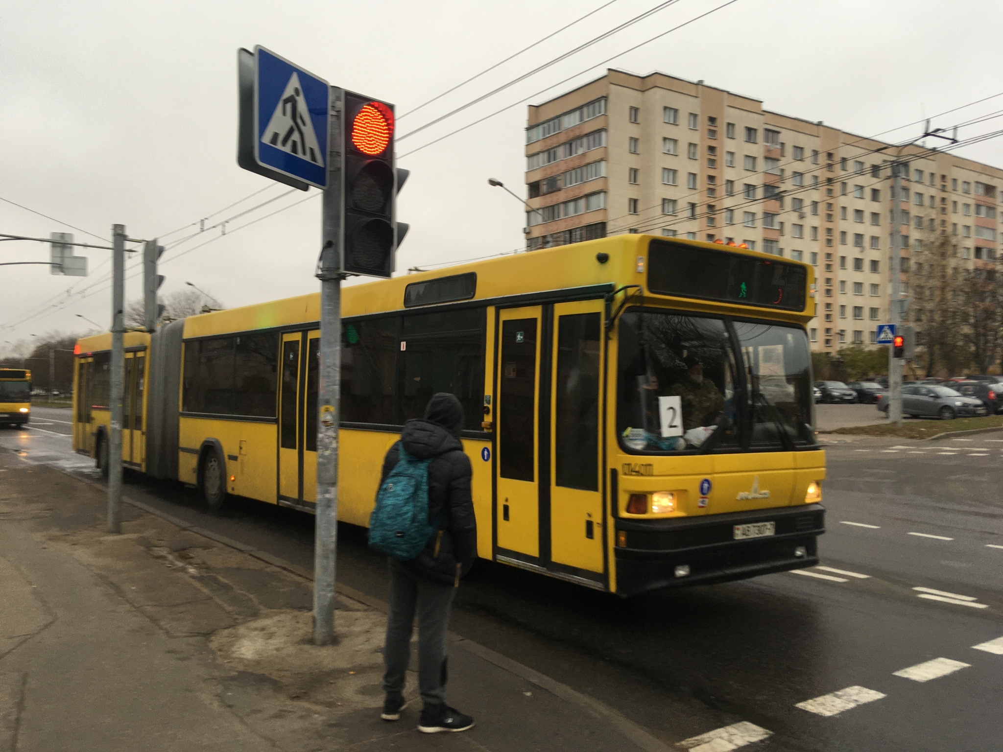 На чём передвигаются силовики в городе | Пикабу