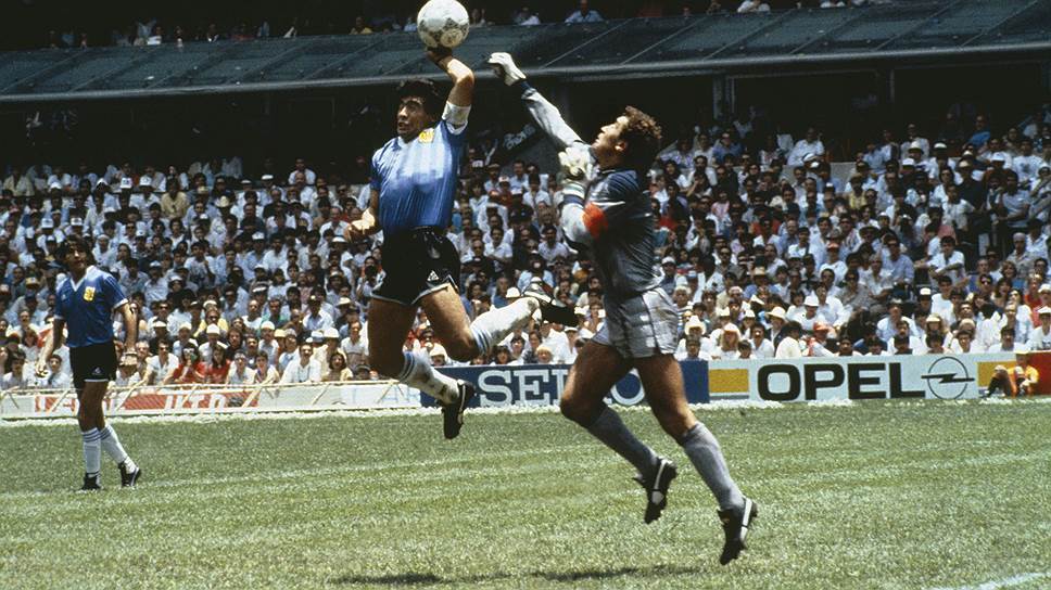 Hand of God reaches Golden Boy - Diego Maradona, Negative, Football, Death, Biography, God's hand, Golden Boy, Footballers, Longpost